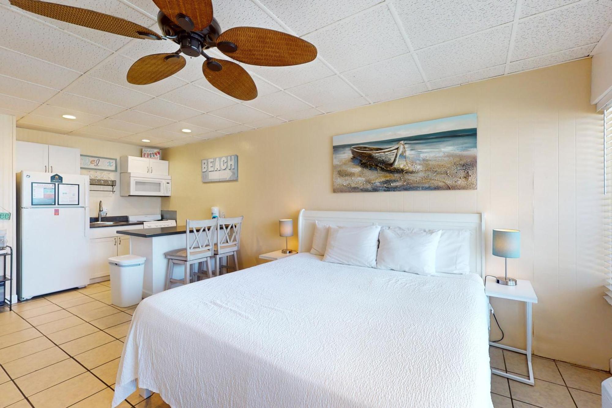 Continental Condominiums Panama City Beach Room photo